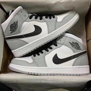 Air Jordan 1 Mid "Light Smoke Grey" Women Size